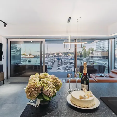 Yacht Park Marina Ekskluzywny Z Widokiem Na Marine דירה *