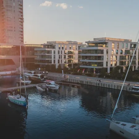 公寓 Yacht Park Marina Ekskluzywny Z Widokiem Na Marine 格丁尼亚